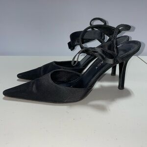 Ellen Tracy Black Pointed Toe Heels with Ankle Strap Size 8.5
